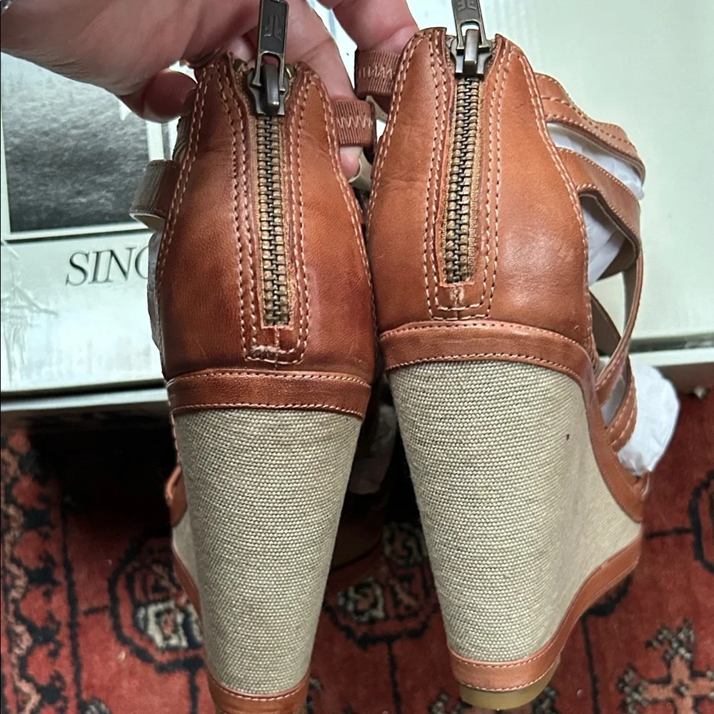 Frye NWT Women's Brown Leather & Kaki Fabric Wedge Sandals Size8.5M;Original Box